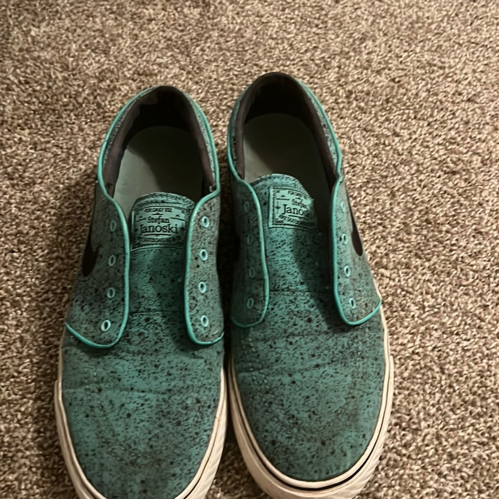 Mint and black Stefan janoskis